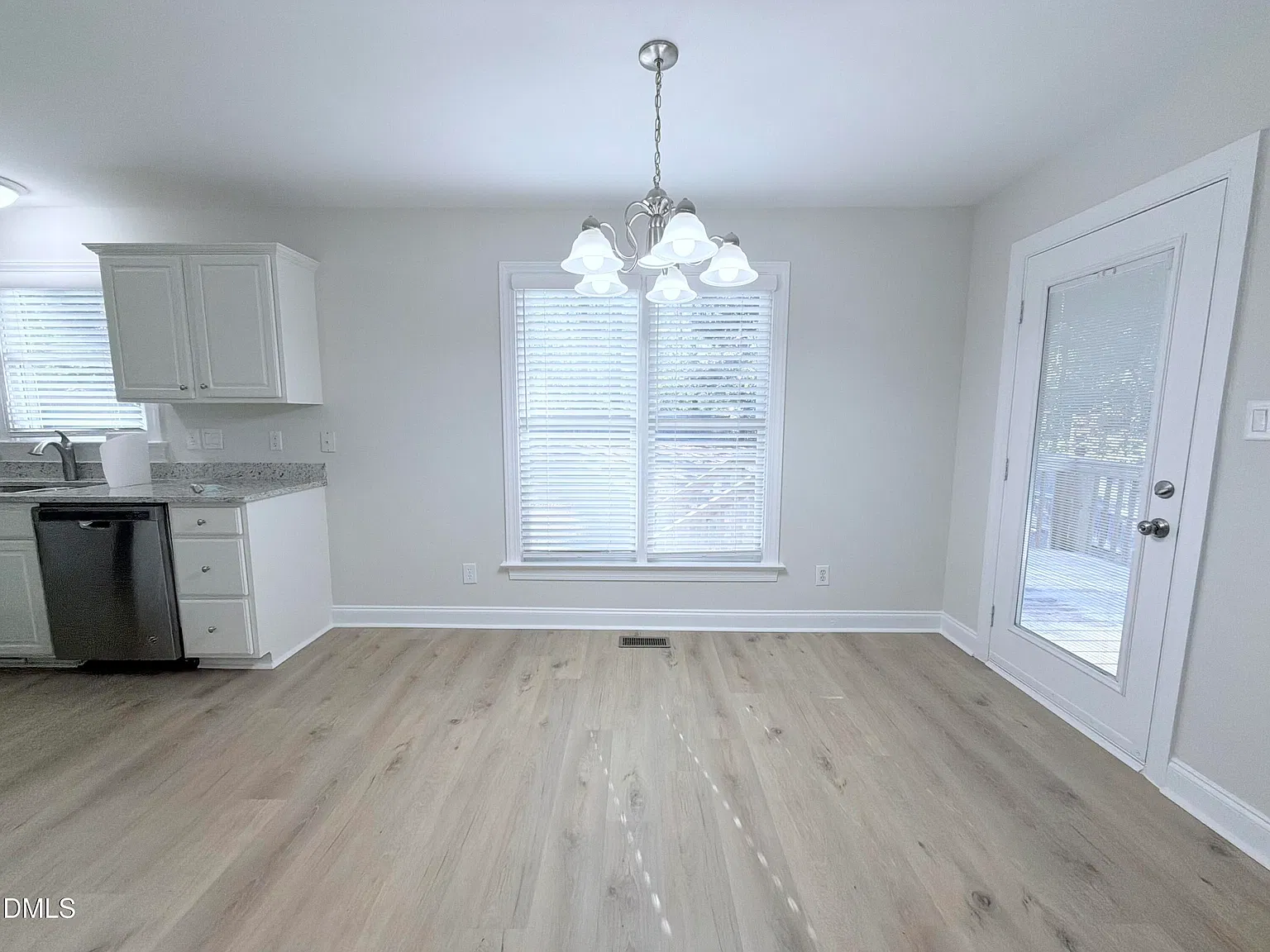 3 bed, 2.5 bath, $2,200 — Photo 4