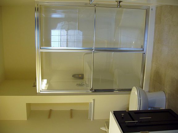 Bath 1 - Shower