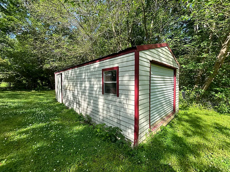 33 Lynhaven Dr — Photo 15
