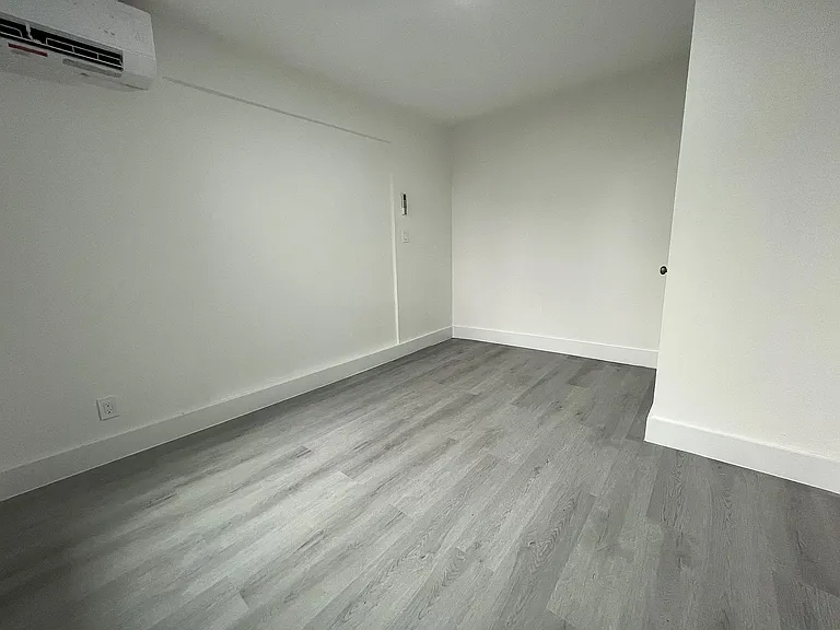 300 E 96th St #6A — Photo 2