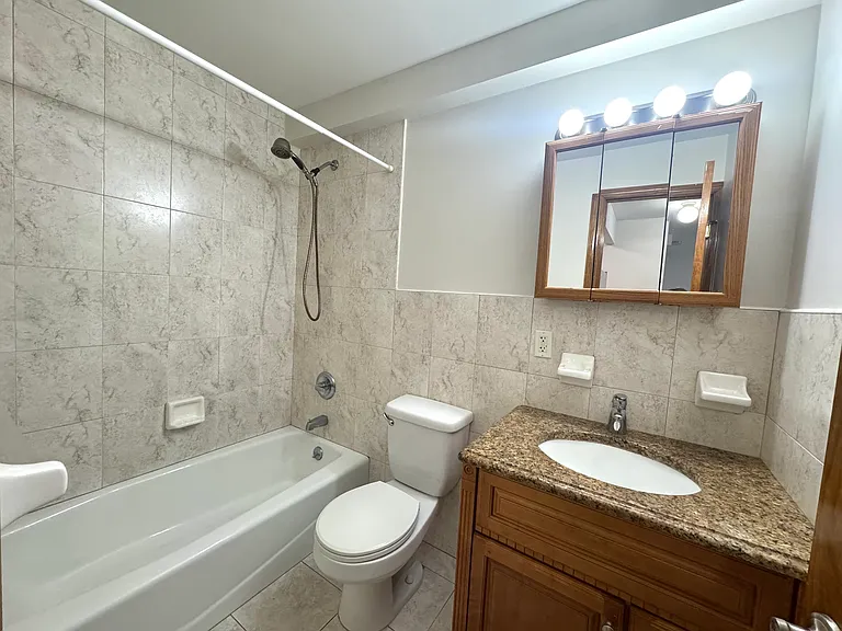 25-83 35th St #2R — Photo 9