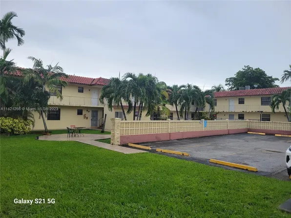 8701 SW 12th St APT 2, Miami, FL 33174