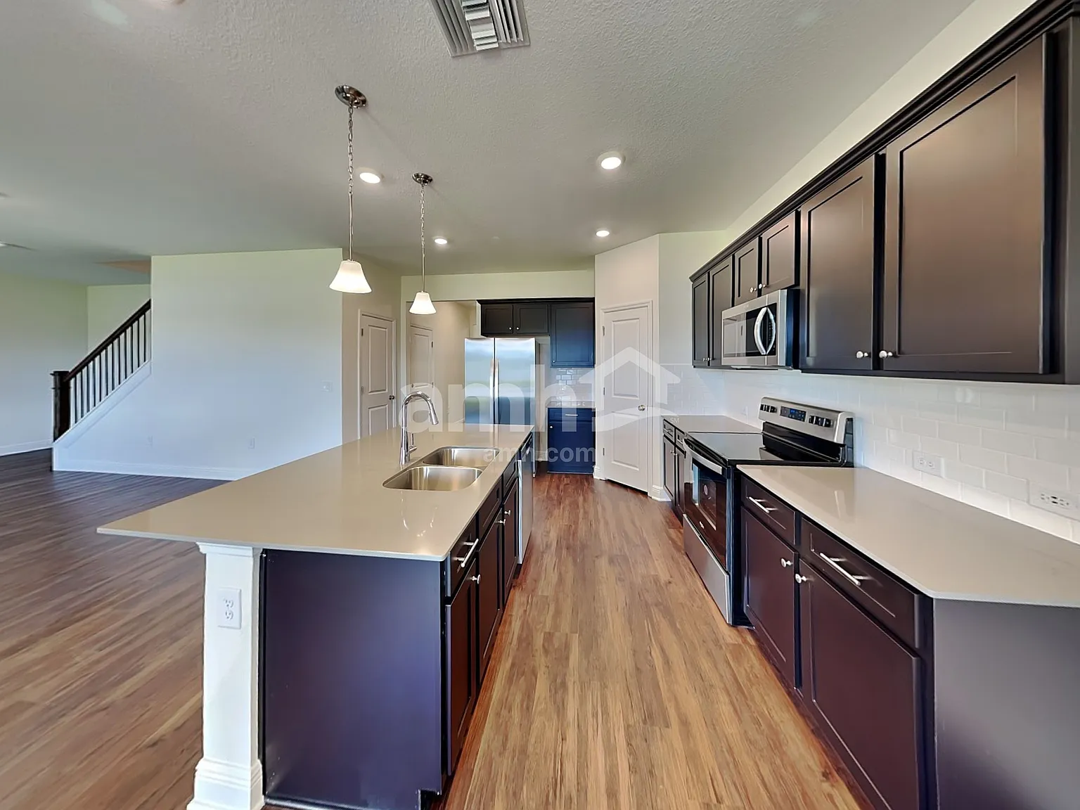 4 bed, 2.5 bath, 2297 sqft, $3,090 — Photo 3