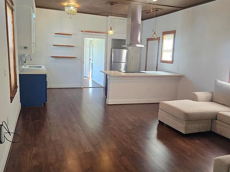 4124 Avenue M 1/2 — Photo 7