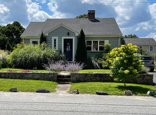 16 Farm St, Cranston, RI 02920