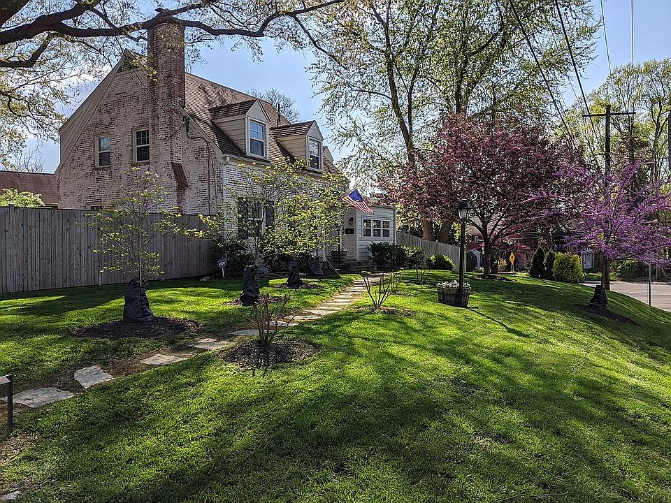 2nd image of 414 Brewster Ave