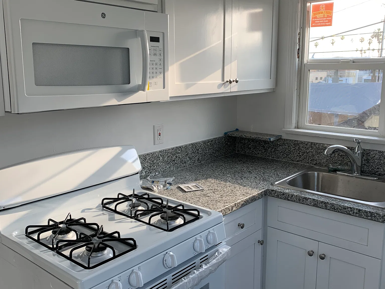 Studio, 325 sqft, $1,350 — Photo 2