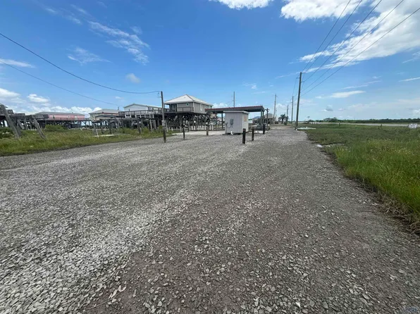 104 Tiger Ln, Grand Isle, LA 70358