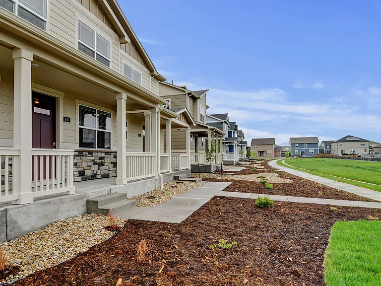 900 Andrews Crest Dr — Photo 4