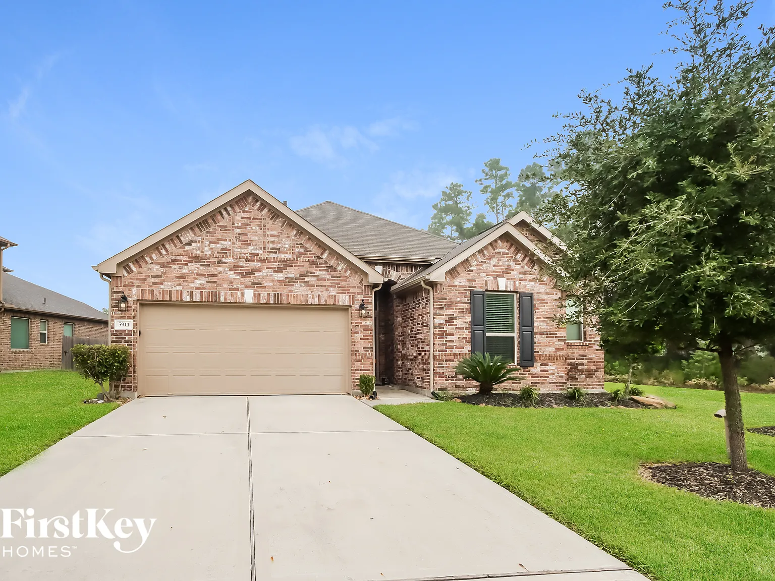 4 bed, 2.0 bath, 2428 sqft, $2,770 — Photo 2
