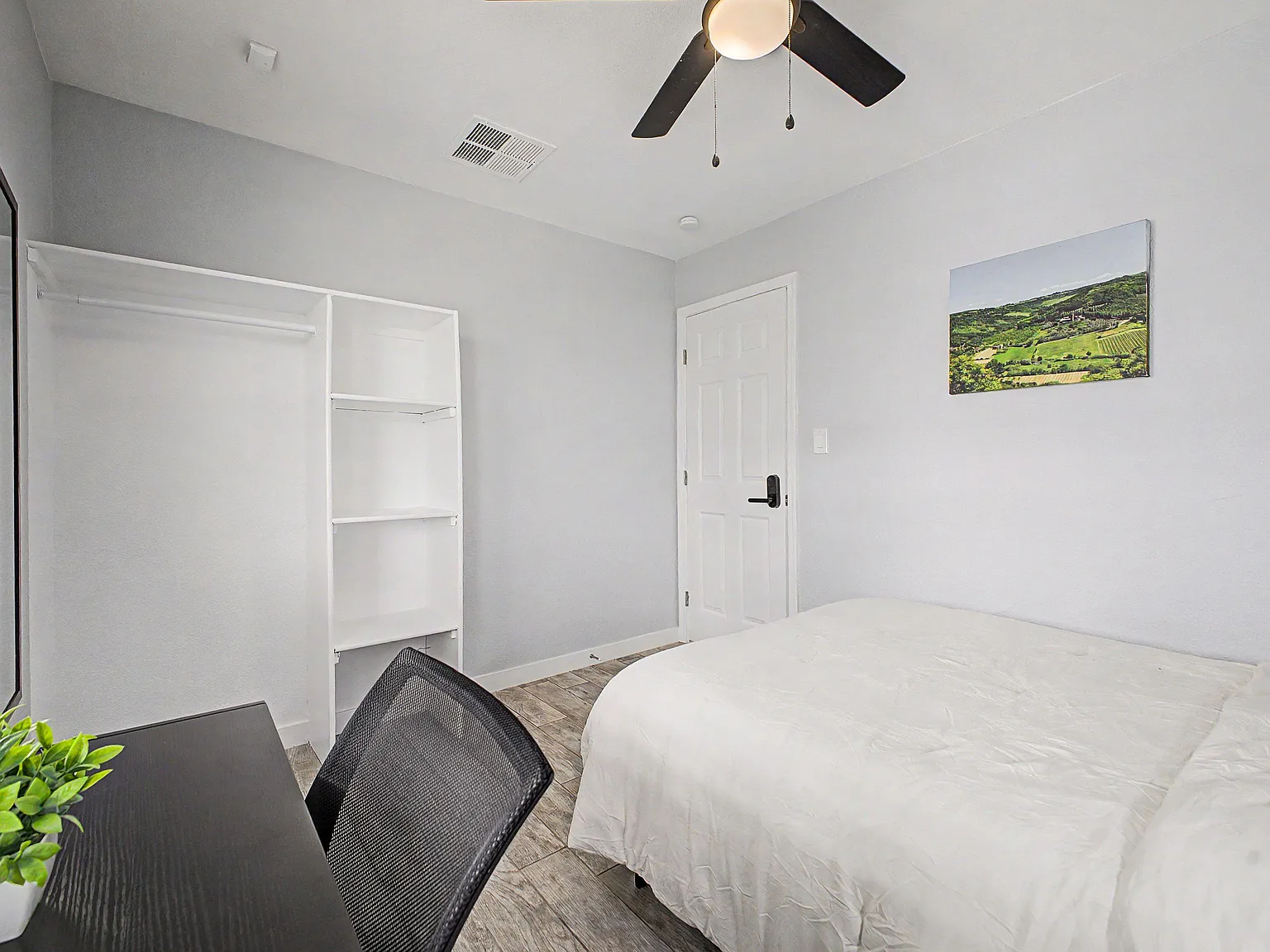 4 bed, 2.0 bath, 1522 sqft, $979 — Photo 3