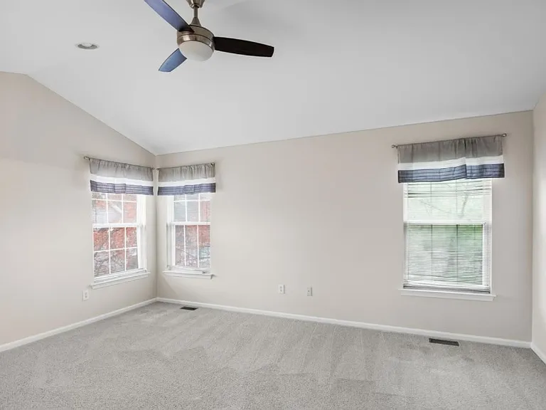 771 Chanticleer — Photo 10