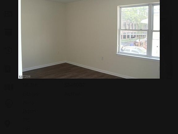 3rd image of 37 Schuyler St Floor 1