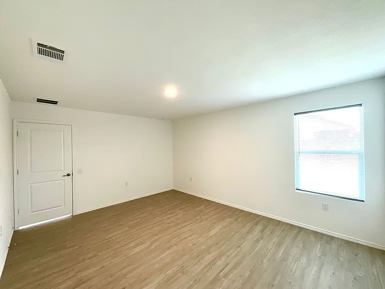 615 Bean Bnd — Photo 24