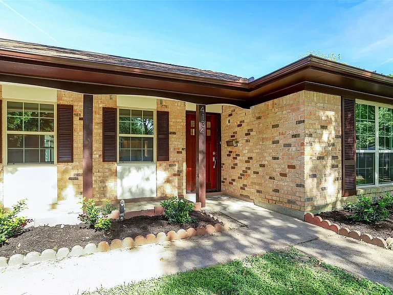 4134 Hill Oak Dr — Photo 2