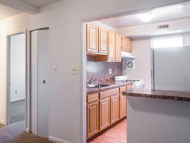 Middle Branch Manor — Photo 3