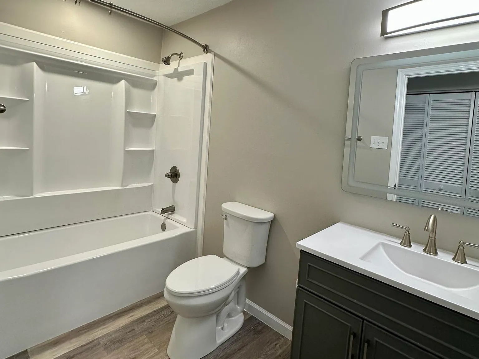 3 bed, 2.0 bath, 923 sqft, $2,000 — Photo 4