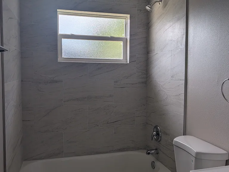 811 Hills St — Photo 14