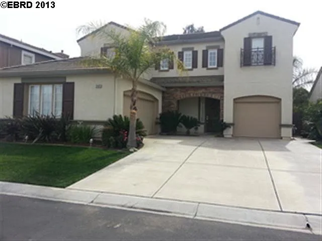 2448 Yosemite Way photo 1
