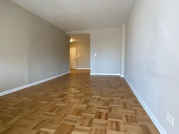 3rd image of 305 E 86th St #8EE