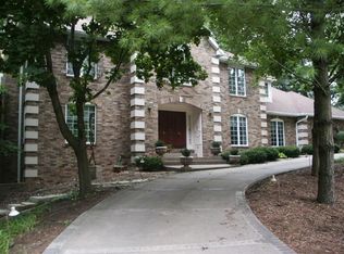 11 Timberline Ct, Rock Island, IL 61201