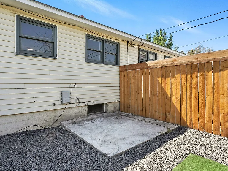 2609 E 1st Ave — Photo 19