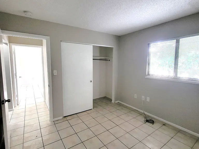 4130/4132/4134 Washington Avenue - 4130 — Photo 10
