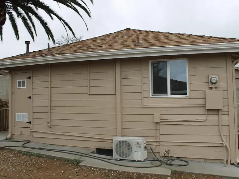222 1/2 E California Ave — Photo 10