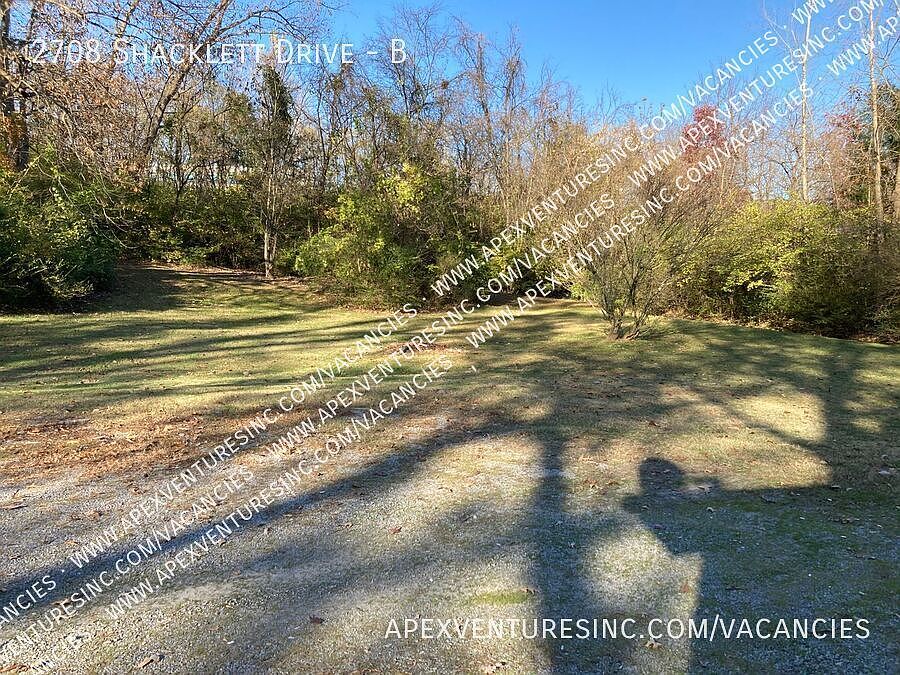 2nd image of 2708 Shacklett Dr #B