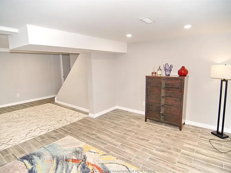 10357 Shenandoah Cres — Photo 15