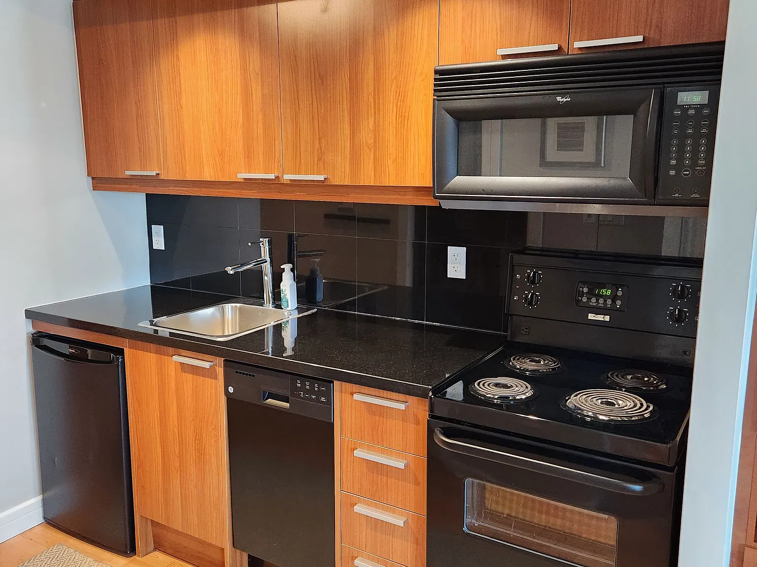1 bed, $2,000 — Photo 2