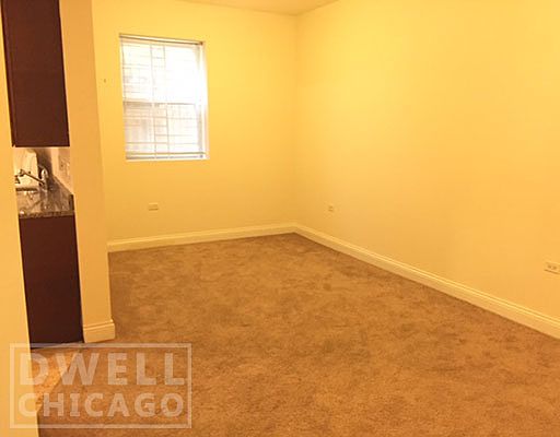 4th image of 6500 N Claremont Ave #65061E