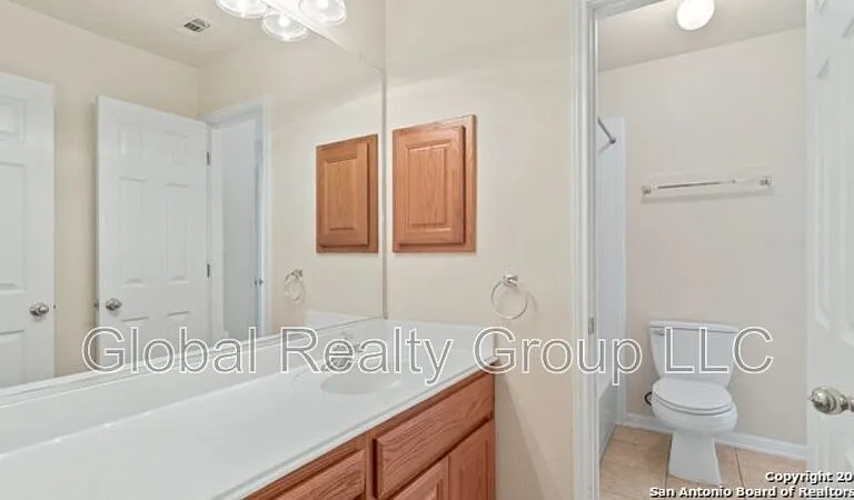 501 Ginsberg Dr — Photo 6