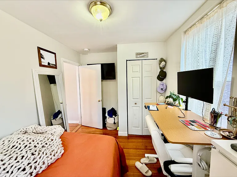 212 Hanover St #2 — Photo 12