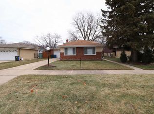 527 La Salle St, Des Plaines, IL 60016