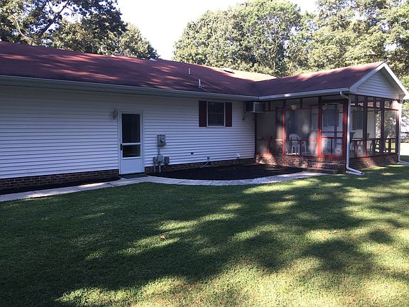 Screened In Back Porch