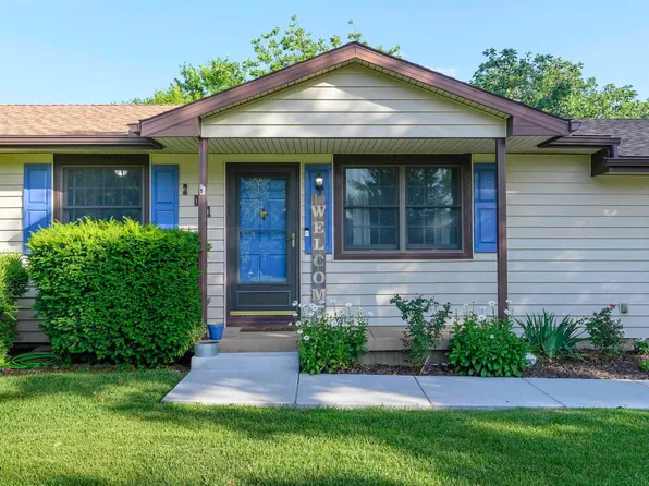 201 Swanee Dr, Goddard, KS 67052