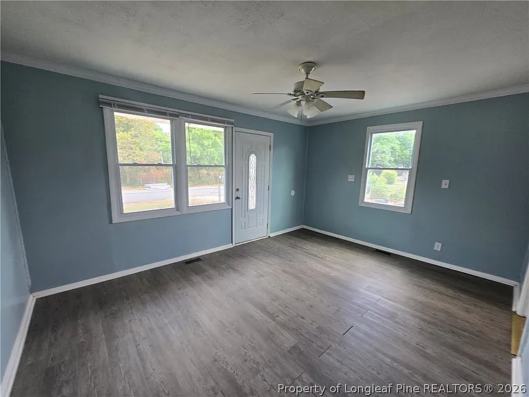 1919 Half Moon Cir — Photo 8