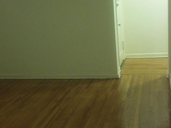4th image of 7715 Park Dr E APT E