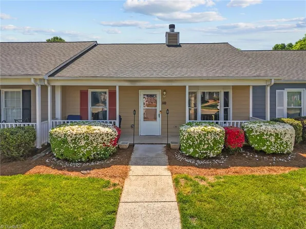 814 Guilford College Rd APT 110, Greensboro, NC 27409
