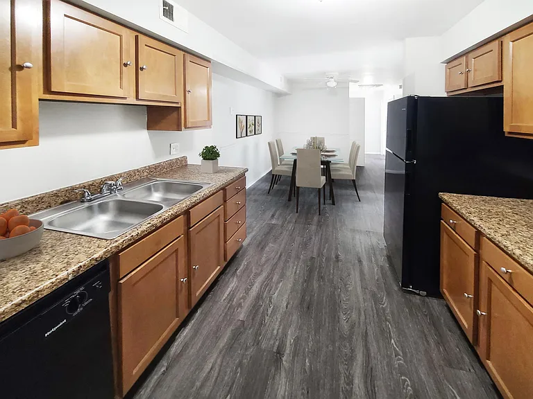 Five Points Courtyard Apartments — Photo 20