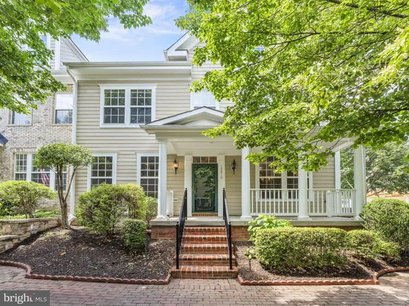 13810 Custis Sq, Woodbridge, VA 22191