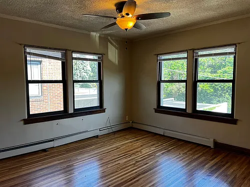 995 Grand Ave Photo 1