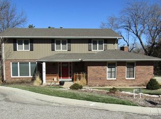 166 E Lake Dr, Salina, KS 67401