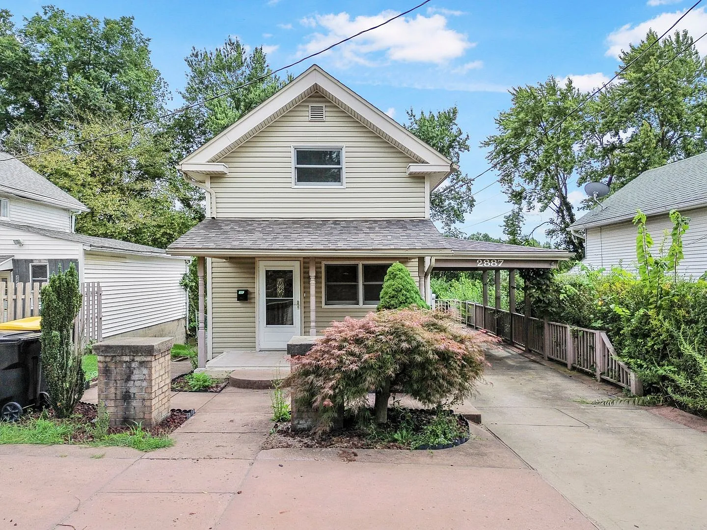 Available Now! Fully Renovated 2 Bedroom In Bethel Park! — Photo 1