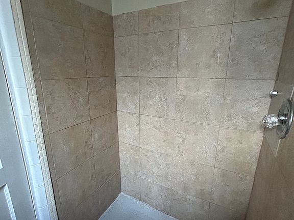 3rd image of 470 S Foch St #5