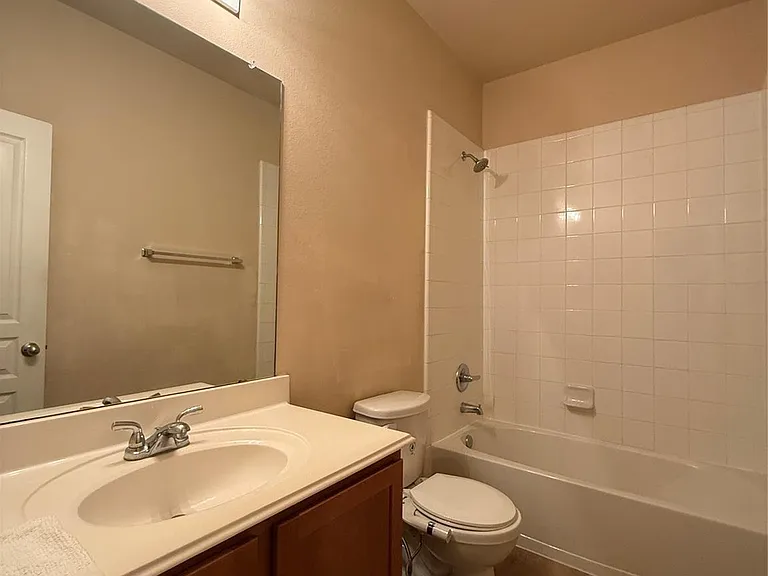 8206 Malago Point Dr — Photo 22
