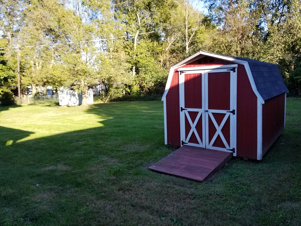 2nd image of 107 Linden Ct