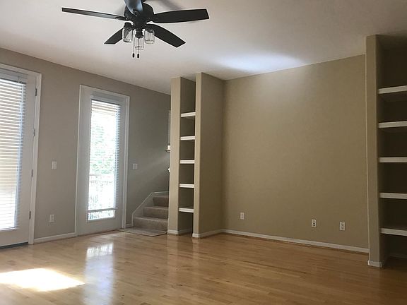 3rd image of 226 Azevedo Cir