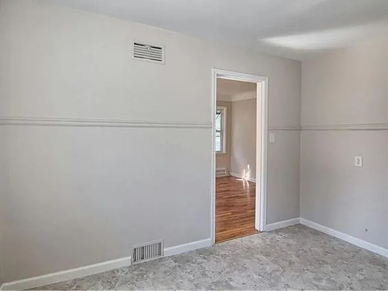 555 E Breckenridge St — Photo 7